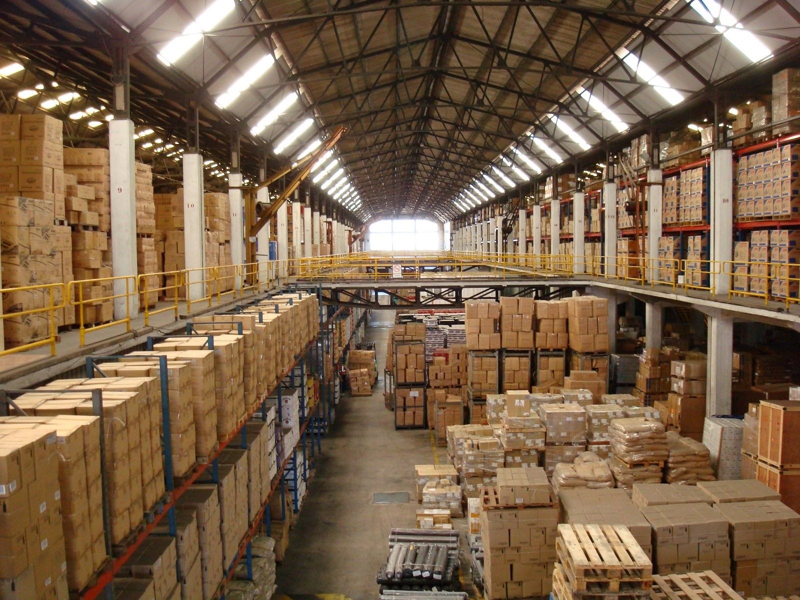 Retailer or Wholesaler? Know who is best to be!