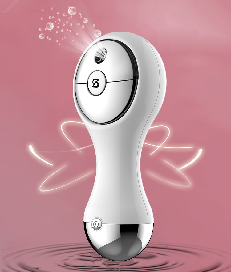 The only beauty instrument that combines hydration and hot compress functions at the same time