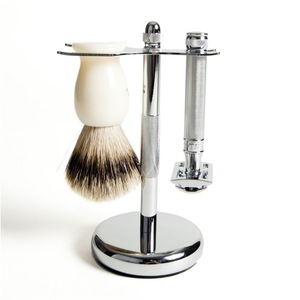 professional men shaving Badger Brush