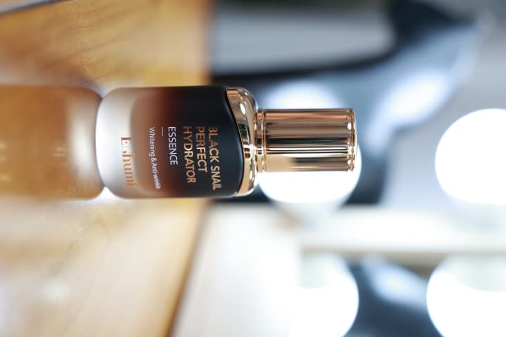 Eshumi Black Snail Perfect Hydrator Essence