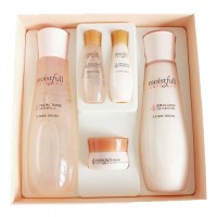 Etude House Moistfull Collagen Skin Care 2-Item Gift Set + Travel Size 3-Item