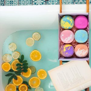 2020 new arrival OEM ODM long time fizzes cleansing bath bombs gift set organic rainbow bath bomb