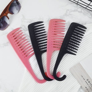 Wholesale Custom Logo Wide Tooth Comb Plastic Detangling Comb With Hook