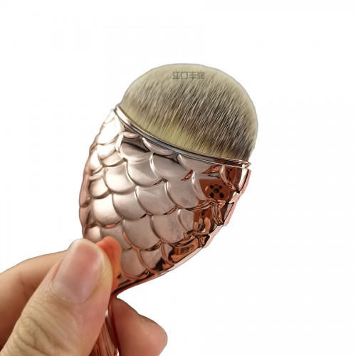 Powder brush fish-shaped foundation makeup powder blush powder makeup tool
