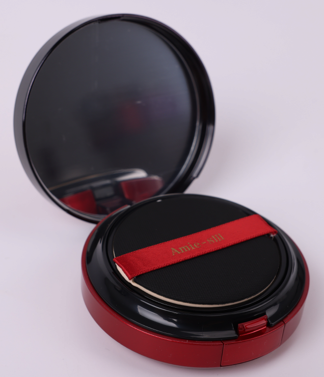 Amie-sIII Glow Perfect Cushion