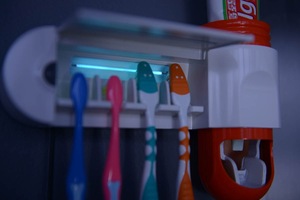 Wall Mounted Toothbrush holder UV light Toothbrush Sanitizer