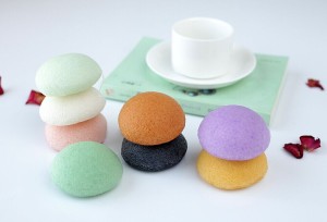 Wholesale Organic Konjac Face Sponge 100% Natural Charcoal Facial Sponge Pure Konjac Sponge