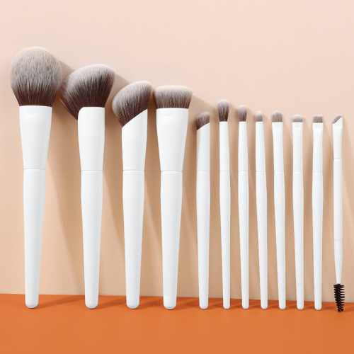 White New 12PCS Vegan Synthetic Bristles Wood Handle Powder Professional High Quality Wholesale Customize LOGO Makeup Brush Set