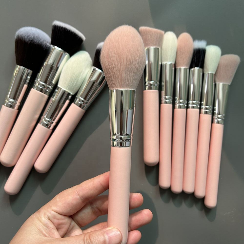 Professional 10 Pieces Matte Pink Handle Cosmetic Brushes Set Multi-Color Soft Synthetic Bristles Full Face Base Makeup Tools Kit