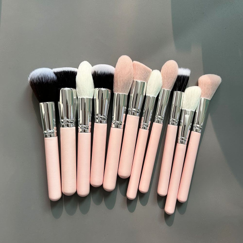 Professional 10 Pieces Matte Pink Handle Cosmetic Brushes Set Multi-Color Soft Synthetic Bristles Full Face Base Makeup Tools Kit