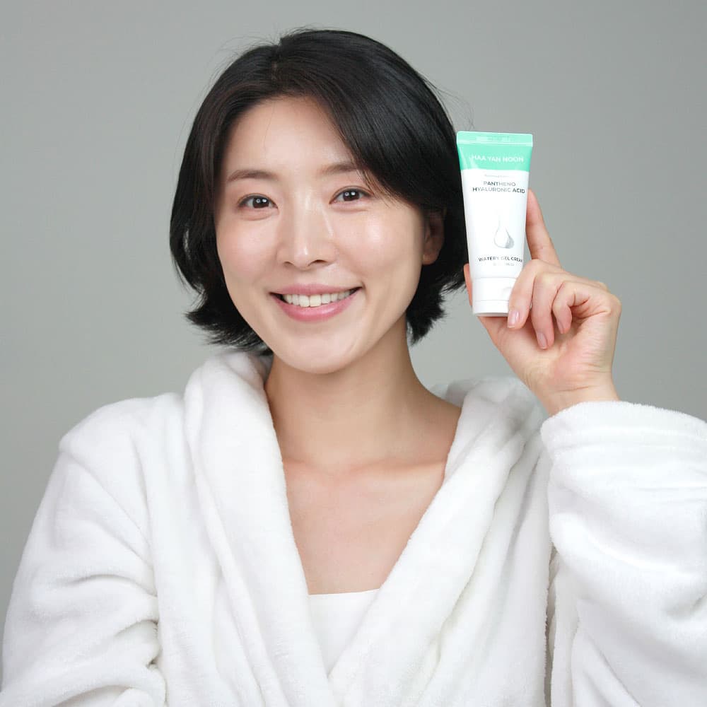 HAA YAN NOON Pantheno Hyaluronic Acid Watery Gel Cream 1.86 Oz.