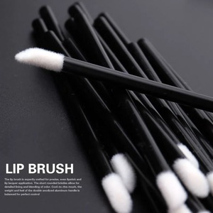100PCS Disposable Lip Brushes Makeup Lipstick Applicators Wands Tool Kits