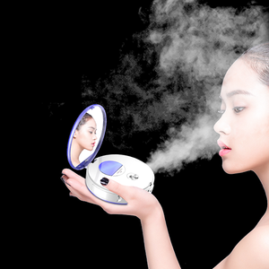 Mini Battery charge Handy Facial Steamer With Mirror Mist Spray with USB rechargeable Factory