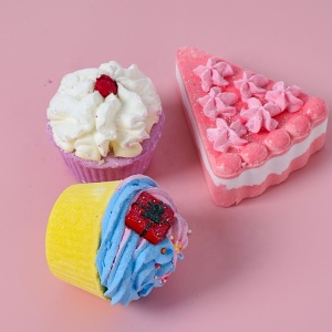 Wholesale Colorful Cake Bubble Bath Gift Set Custom SPA Fizzy Vegan Cupcake Kids Cute Bath Bombs