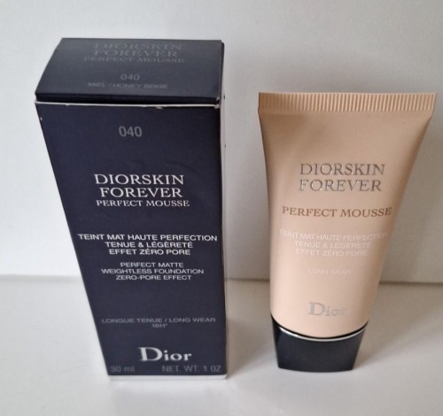 Dior Diorskin Forever Perfect Mousse Perfect Matte Weightless Foundation 030