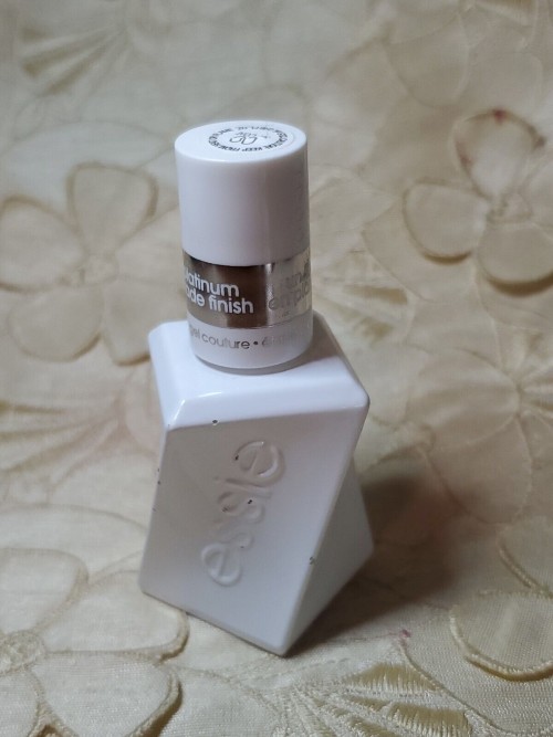 Essie Gel Couture Long-Lasting Nail Polish, Vegan, Clear, Shiny Top Coat, 0.46 Fl Oz