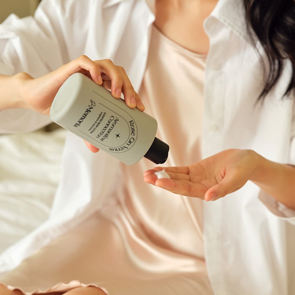 DeMemoria Scented Whitening Body lotion Rose On Venus