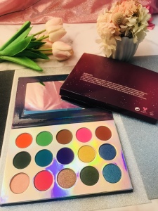 wholesale eyeshadow pigment palette packaging custom private label eyeshadow palette duochrome eyeshadow