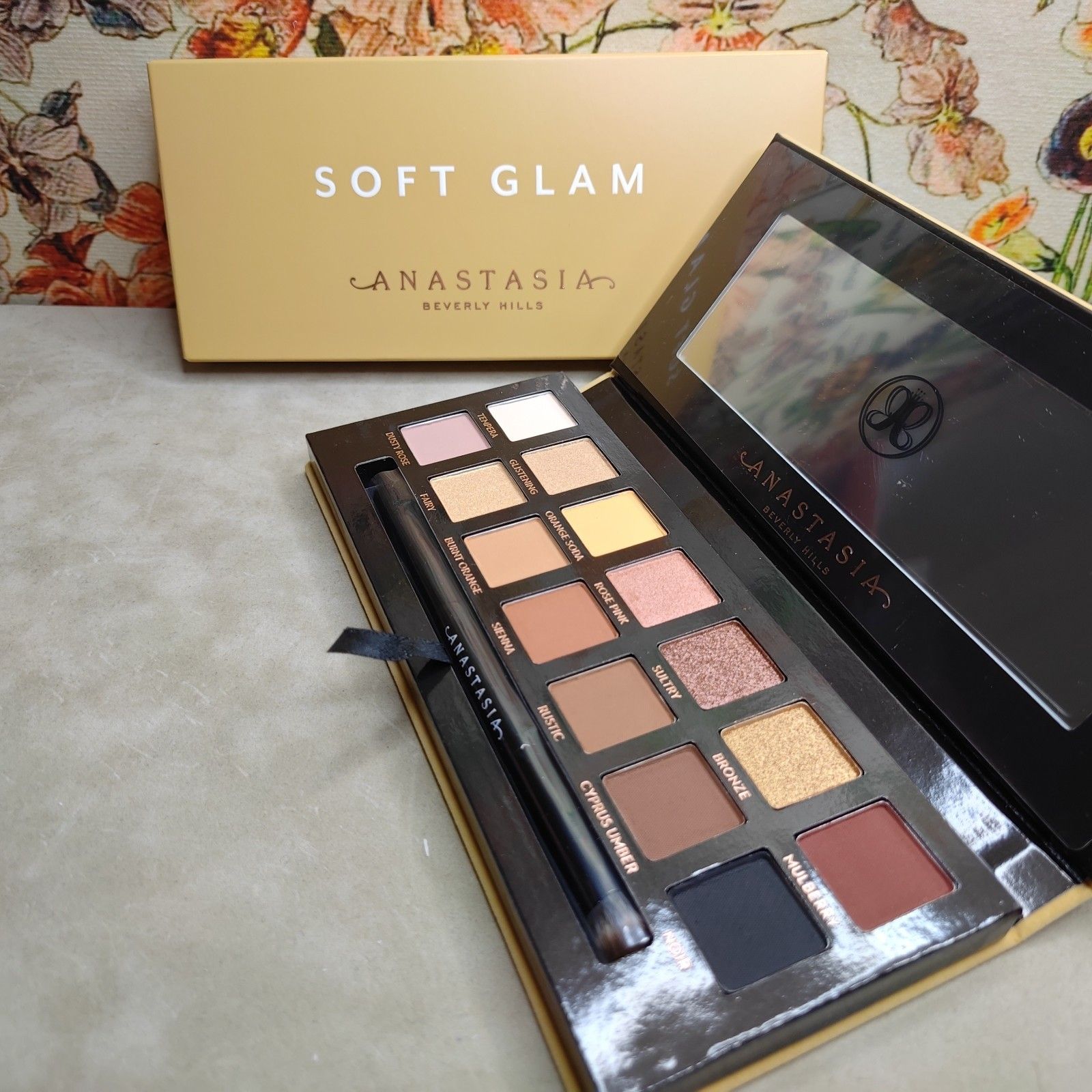 Anastasia Beverly Hills Soft Glam Eyeshadow Palette