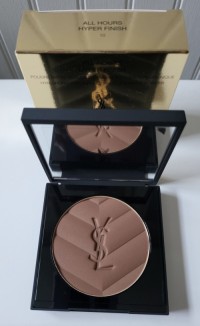 Ysl all hours hyper finish 10 foundation setting powder compact