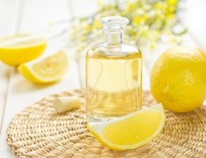 Manufacturer  Long Lasting Lemon Essential Oil in Flavour & Fragrance
