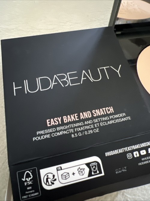 Huda Beauty Easy Bake And Snatch Pressed Brightening Setting Powder Coffee Cake