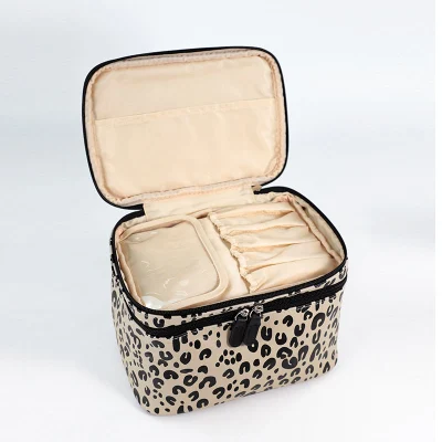 2023 New Design Popular Style Unique Leopard Print Double Layer Toiletries Category Storage Portable Travel Leather Makeup Bag