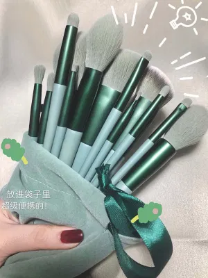 Green Makeup Brush Set: 13-Piece Portable Soft Hair Eye Shadow Blusher Powder Brushes