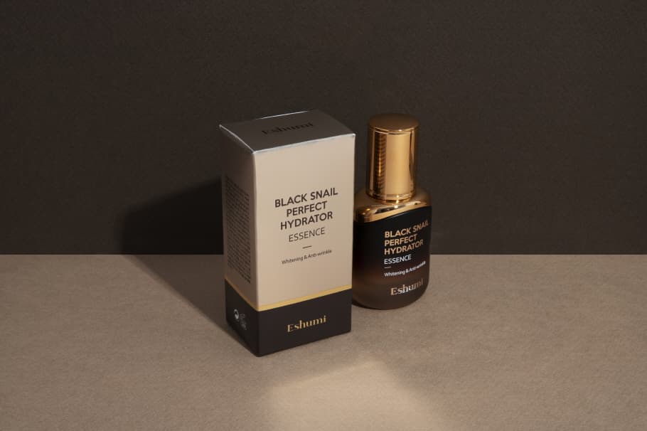 Eshumi Black Snail Perfect Hydrator Essence