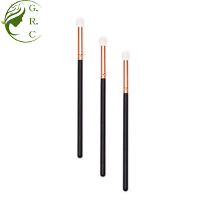 Free sample top nylon hair small cosmetic eyeshadow brush and applicator