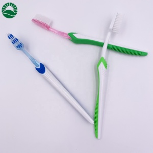 Cheap toothbrush kit with three changeable brush head