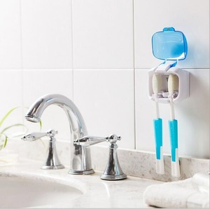 Portable uv toothbrush sterilizer holder / UV toothbrush sterilizing device