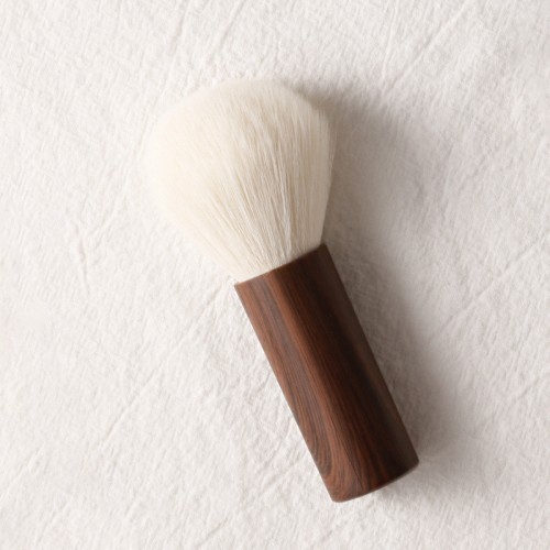 Short Handle Powder Brush with Wooden Design – Soft Synthetic or Natural Hair Options for OEM/Private Label Makeup Brands