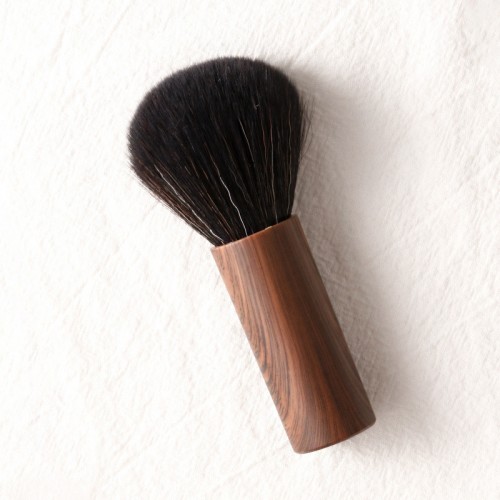 Short Handle Powder Brush with Wooden Design – Soft Synthetic or Natural Hair Options for OEM/Private Label Makeup Brands