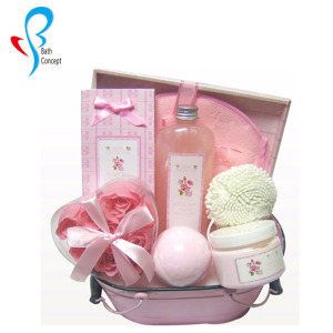 2019 New arrival wholesale price beauty deep clean lightening women bath gift set