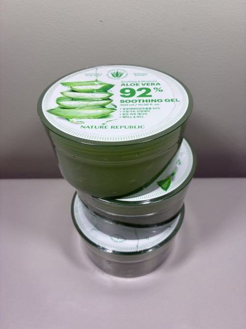 NATURE REPUBLIC SOOTHING & MOISTURE ALOE VERA* 92% SOOTHING GEL 300ML