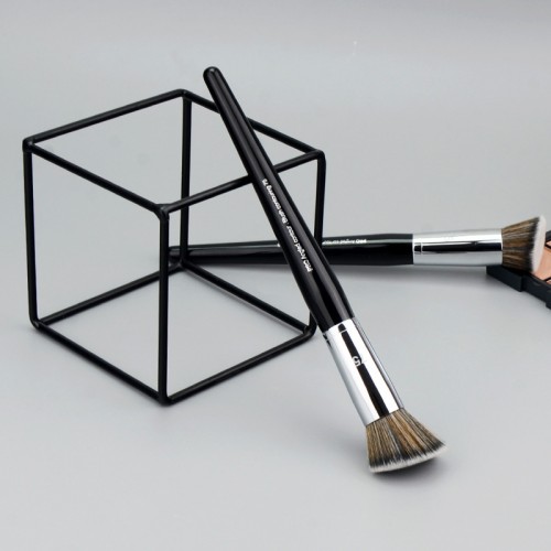 Custom 75 Foundation Brush