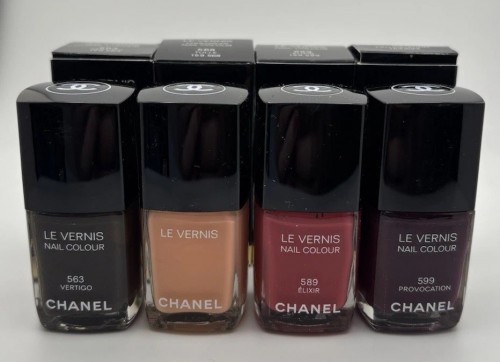 Chanel Le Vernis Longwear Nail Colou