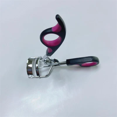 Beauty Eyelash Curler with Plastic Soft Grip Handle
