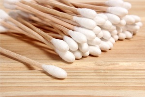 Cotton Bud With Wooden Stick