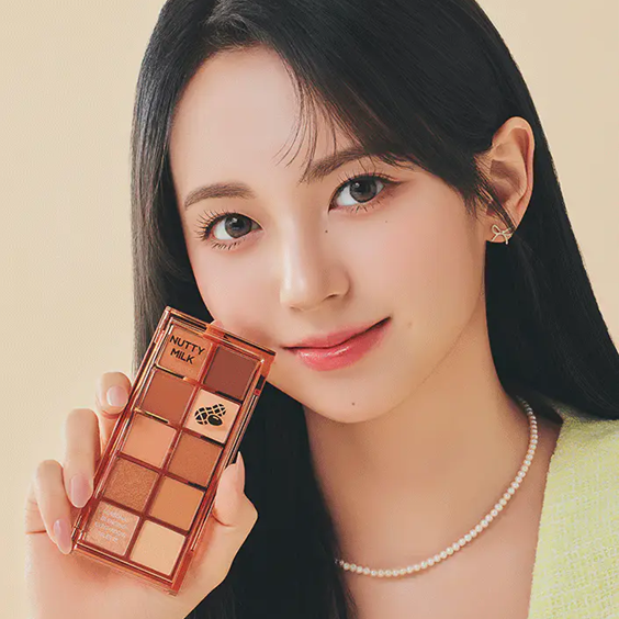 (Peach C) Seasonal Blending Eyeshadow Palette [05 Nutty Milk] 7.5g