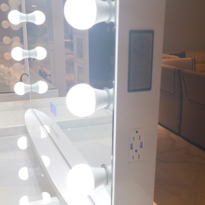Stock in US! Docarelife Vanity Hollywood Lighted Mirror Wireless Speaker Desktop Beauty Makeup Mirror with Led Bulb