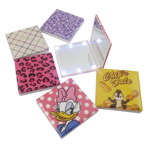 Customized logo cheap small square pocket mirror with led light