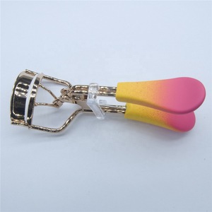 Brilliant Bling Gold Beauty Eyelash Curler With Plastic Handle