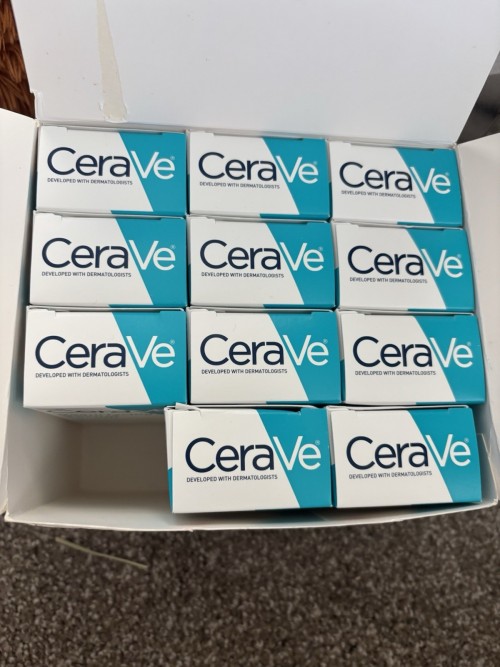 CeraVe Resurfacing Retinol Serum with Ceramides & Niacinamide for Blemish-Prone Skin 30ml