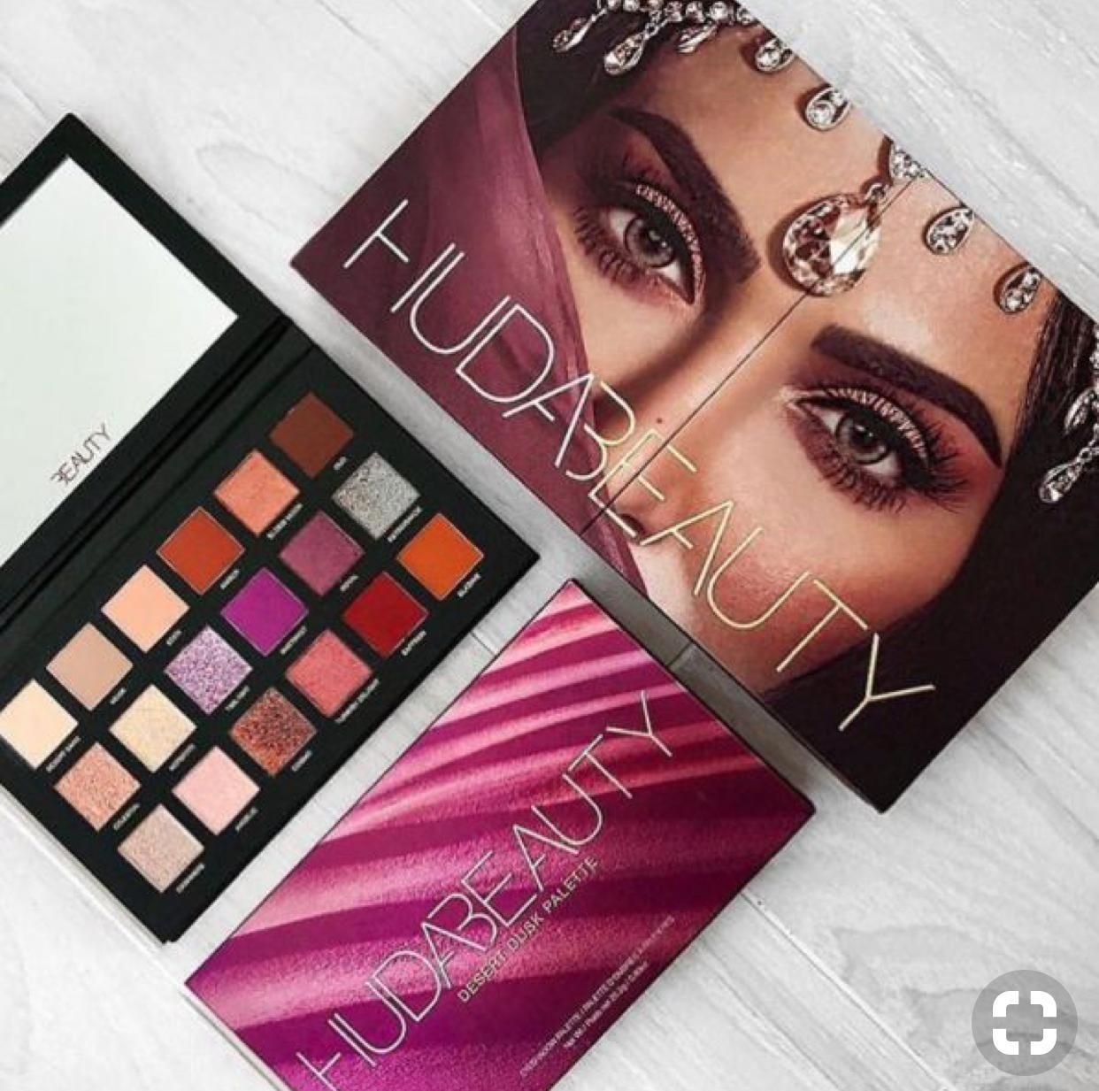 Huda Desert Dusk Eyeshadow Palette