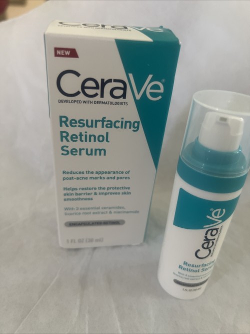 CeraVe Resurfacing Retinol Serum with Ceramides & Niacinamide for Blemish-Prone Skin 30ml