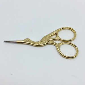 Makeup tools individuality bird eyelash scissor used to trim false eyelashes