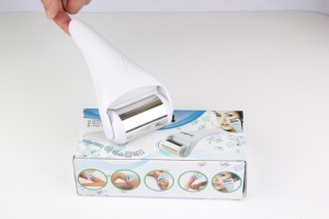 Hot sale  Private Label Small Face Eye Massage Roller  Ice Roller Face Ice Derma Roller