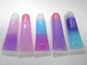 Soft Tube Colorful Charming Shiny Lip Gloss can be customized